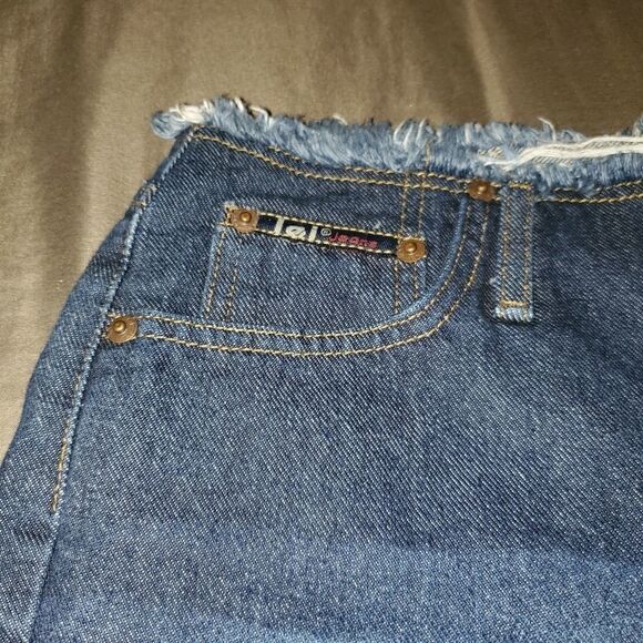 L.E.I. Denim Shorts Size 11 - Picture 5 of 7